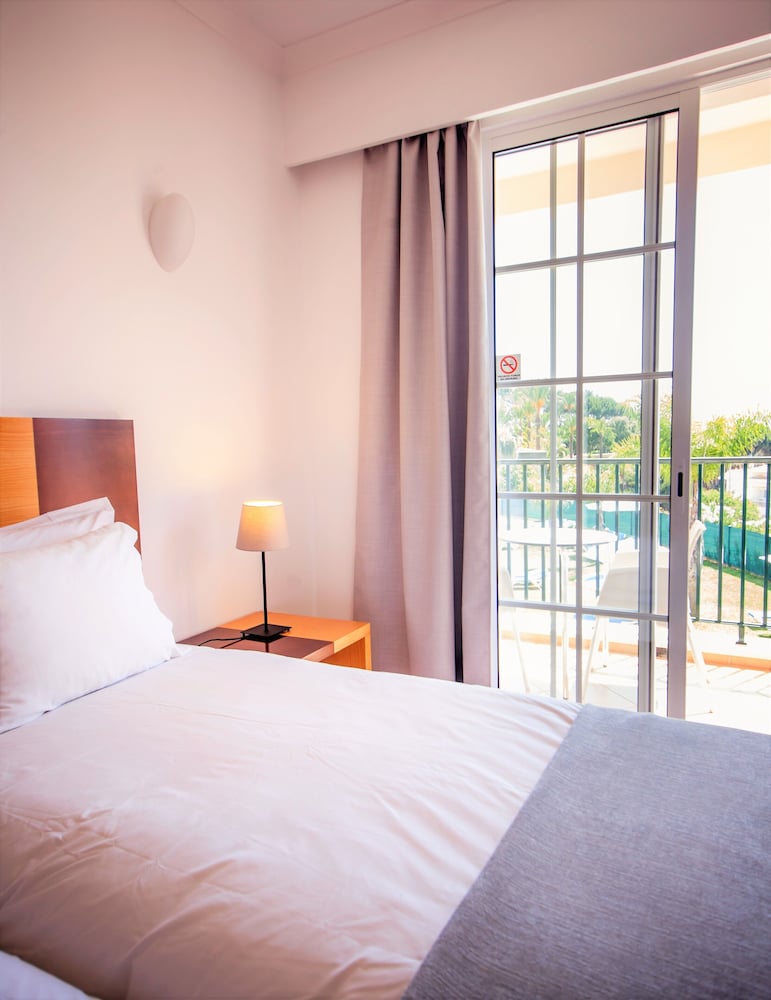 Aqua Mar Albufeira — Hotel rooms in Albufeira, Faro