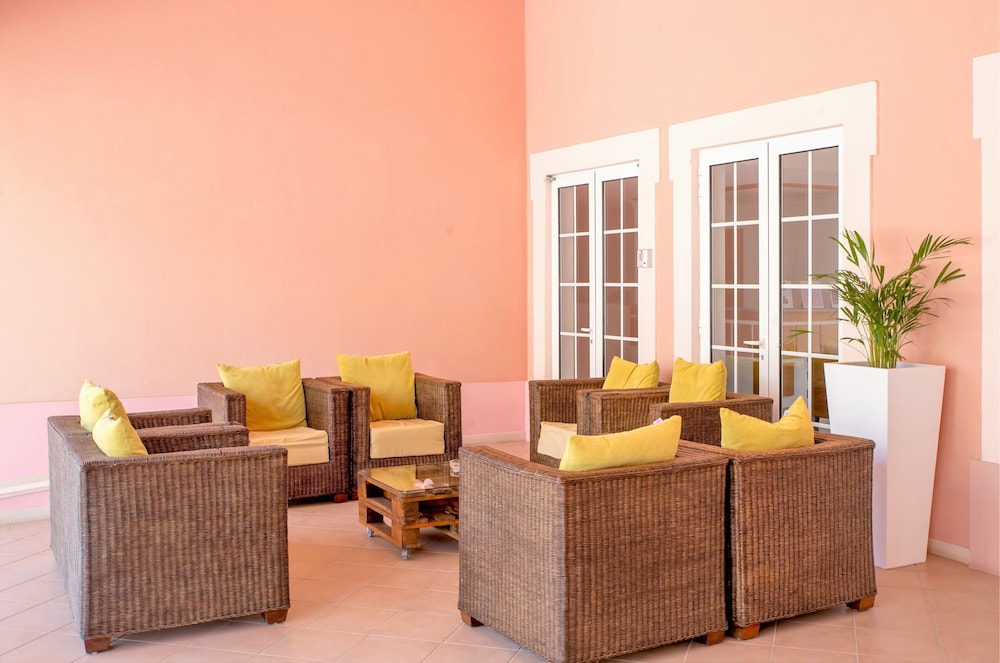 Aqua Mar Albufeira — Hotel building in Albufeira, Faro