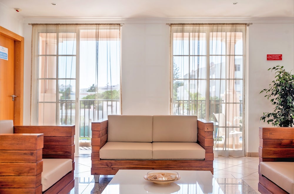 Aqua Mar Albufeira — Hotel rooms in Albufeira, Faro