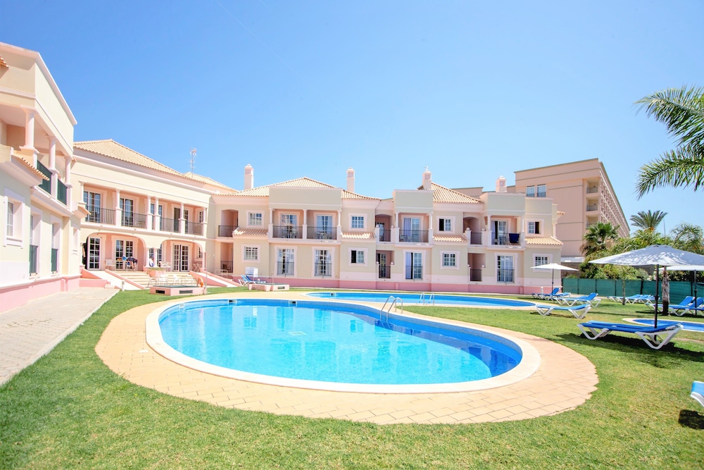 Aqua Mar Albufeira — Hotel building in Albufeira, Faro