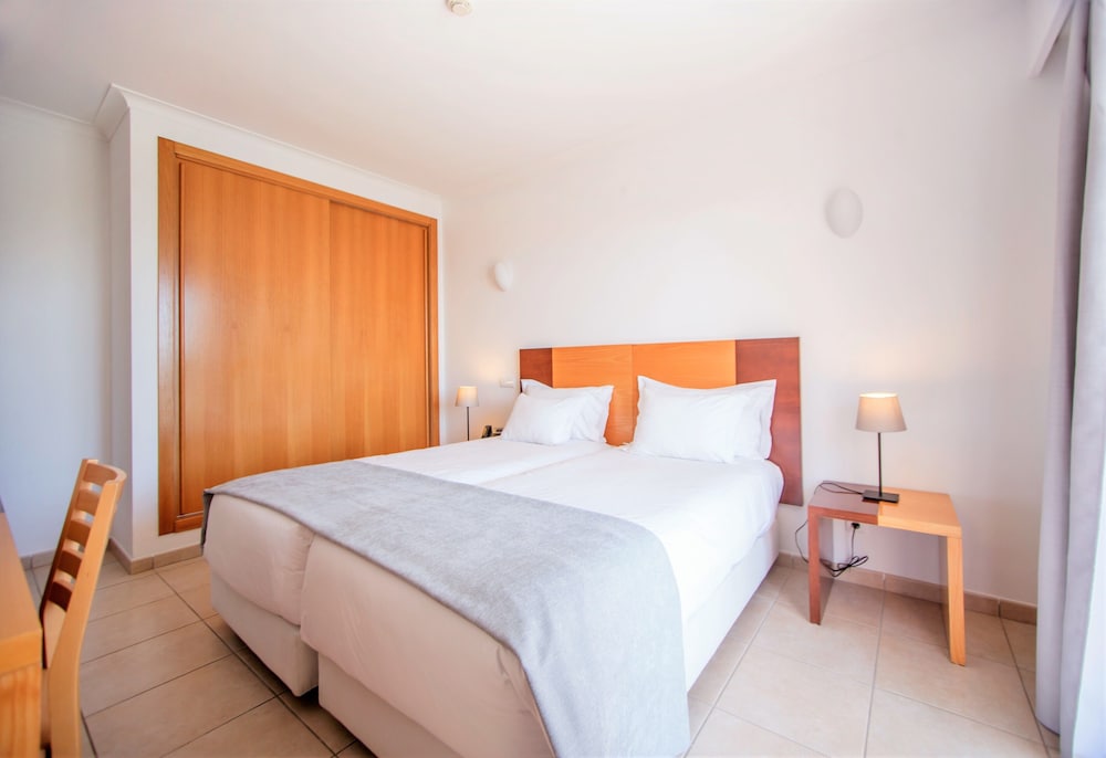 Aqua Mar Albufeira — Hotel rooms in Albufeira, Faro