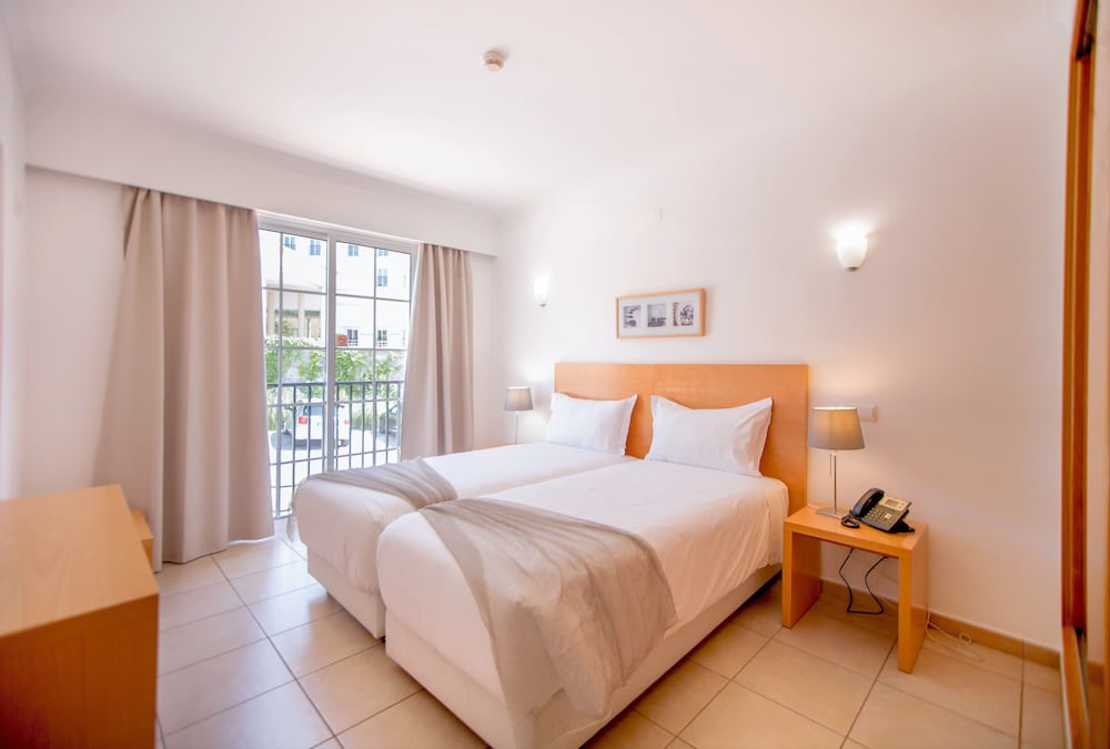 Aqua Mar Albufeira — Hotel rooms in Albufeira, Faro