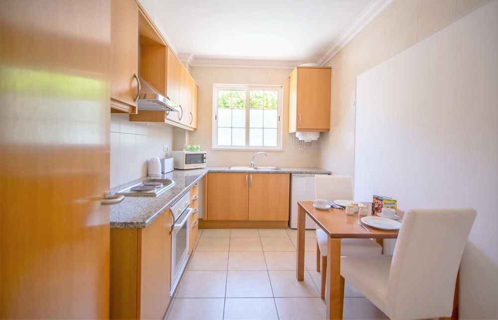 Aqua Mar Albufeira — Hotel rooms in Albufeira, Faro