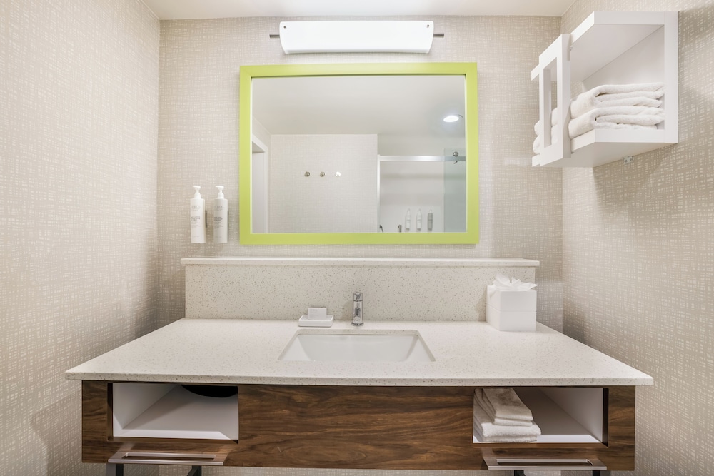 Hampton Inn Fort Myers Downtown — Hotel rooms in Fort Myers, Florida