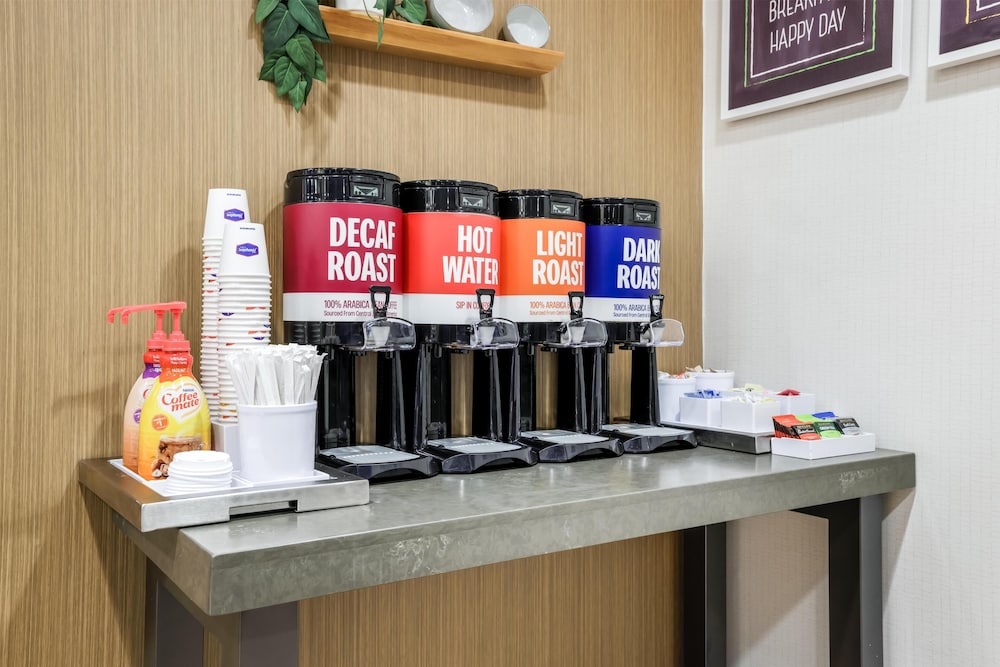 Hampton Inn Fort Myers Downtown — Restaurant & bars in Fort Myers, Florida