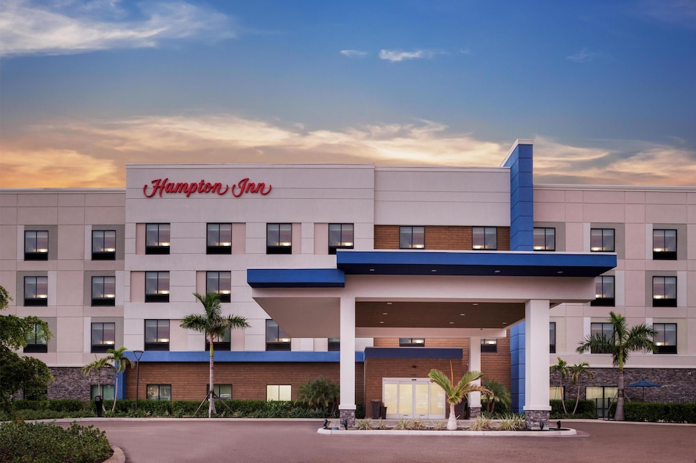 Hampton Inn Fort Myers Downtown — Main photo in Fort Myers, Florida
