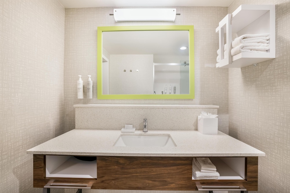 Hampton Inn Fort Myers Downtown — Hotel rooms in Fort Myers, Florida