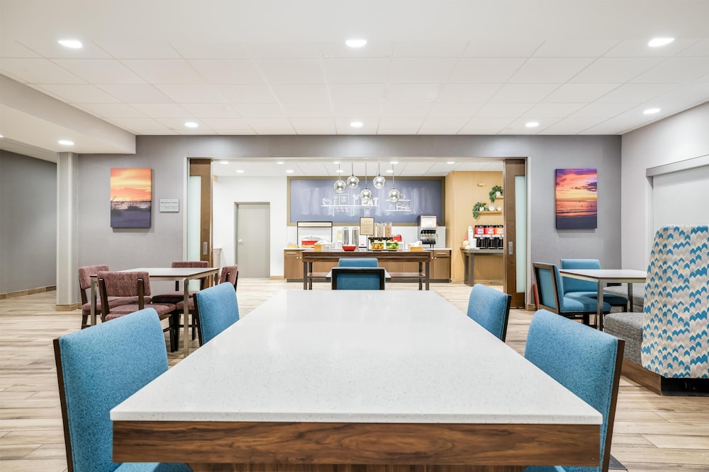 Hampton Inn Fort Myers Downtown — Restaurant & bars in Fort Myers, Florida