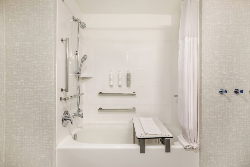 Hampton Inn Fort Myers Downtown — Hotel rooms in Fort Myers, Florida