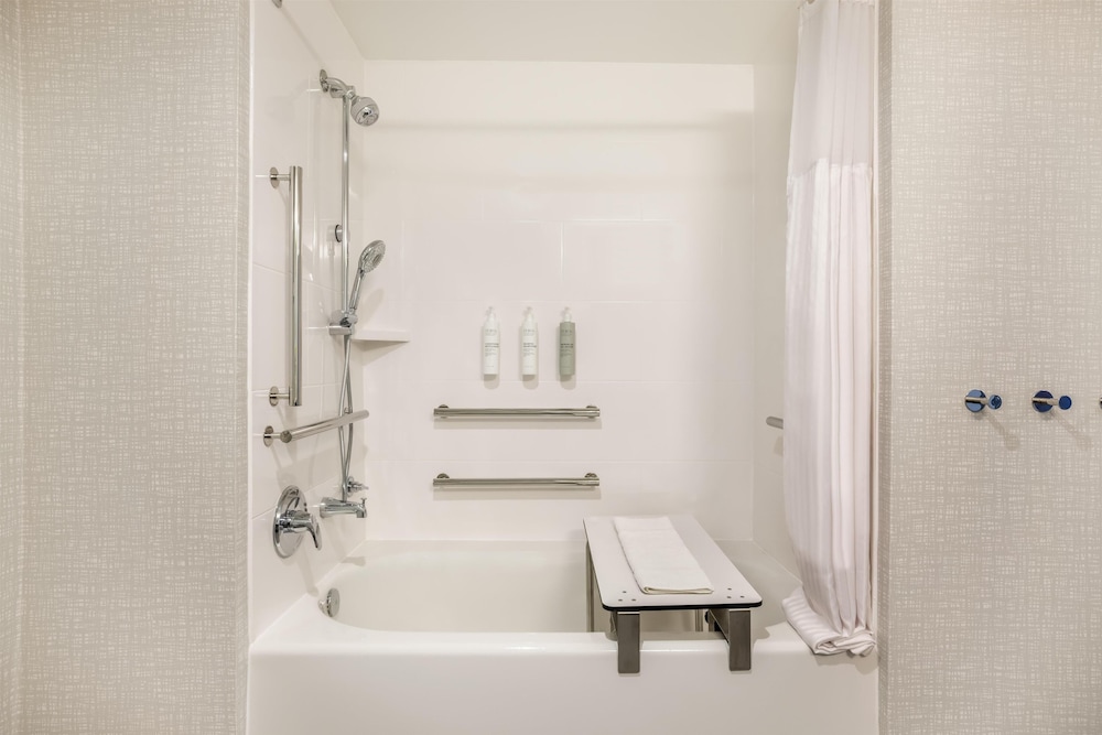 Hampton Inn Fort Myers Downtown — Hotel rooms in Fort Myers, Florida