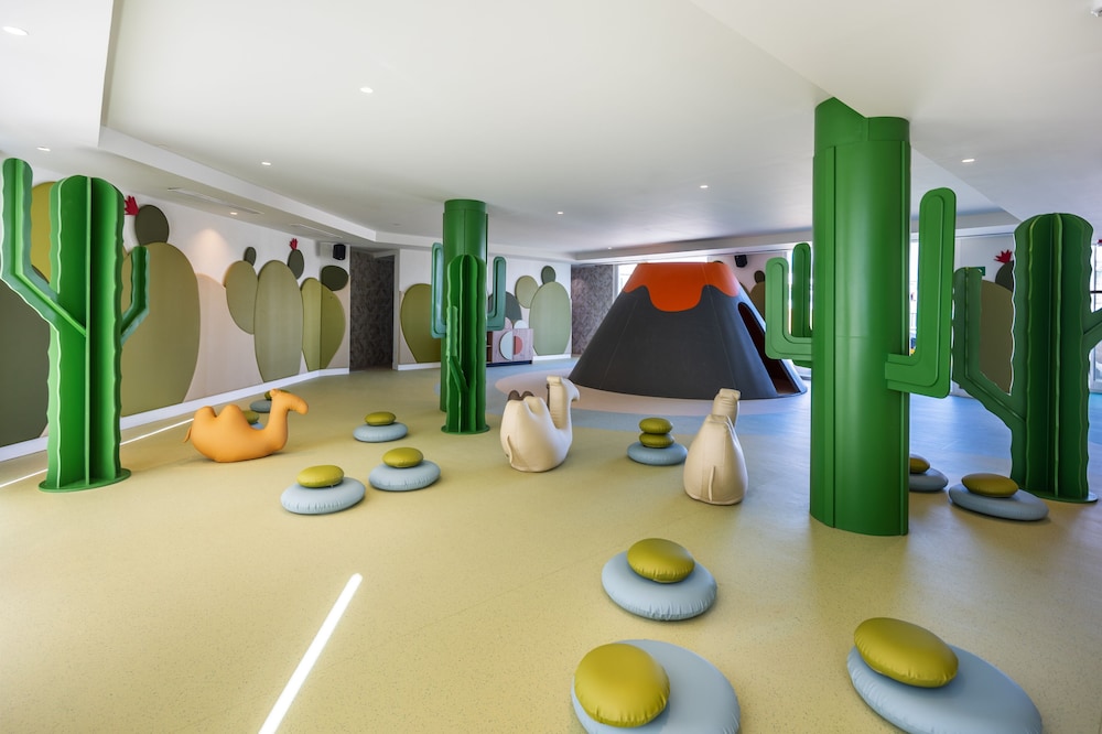 Barcelo Playa Blanca — Attractions for children in Playa Blanca, Canary Islands