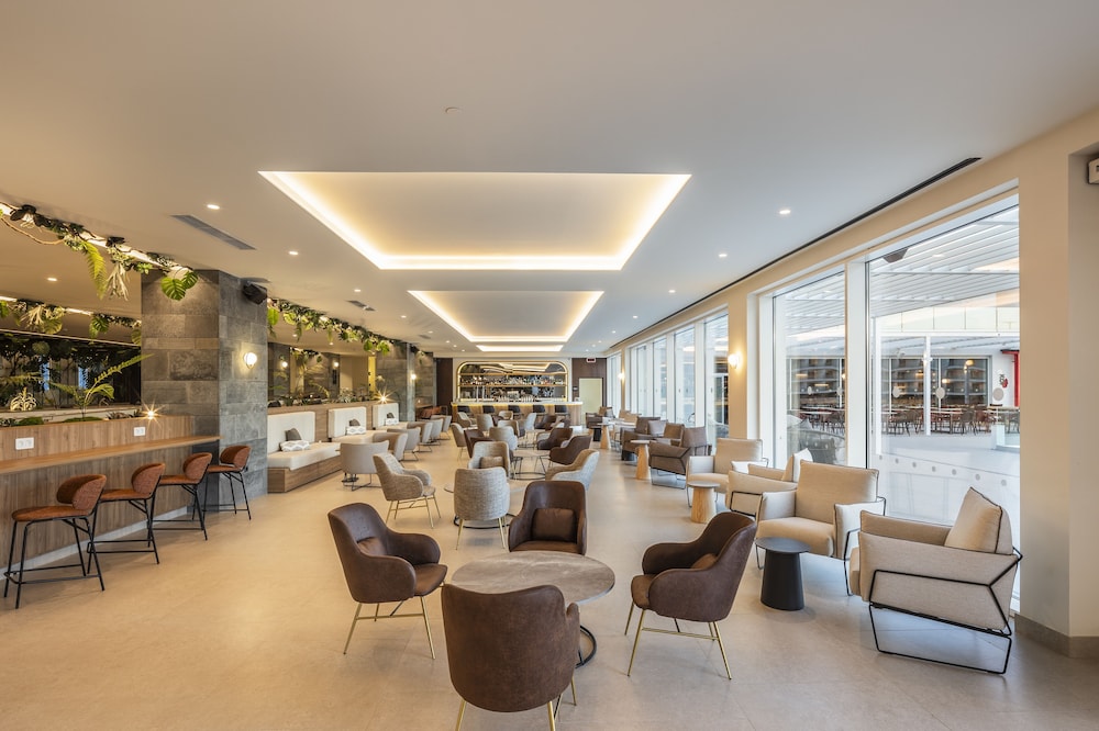 Barcelo Playa Blanca — Restaurant & bars in Playa Blanca, Canary Islands