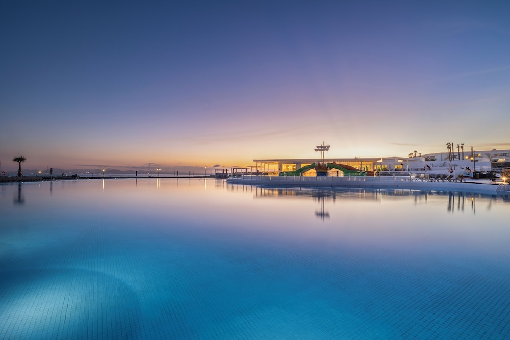 Barcelo Playa Blanca — Swimming pool in Playa Blanca, Canary Islands