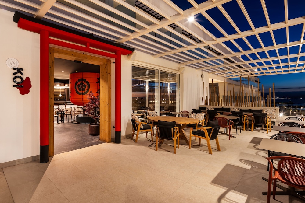 Barceló Playa Blanca Royal Level - Adults Only — Restaurant & bars in Playa Blanca, Canary Islands
