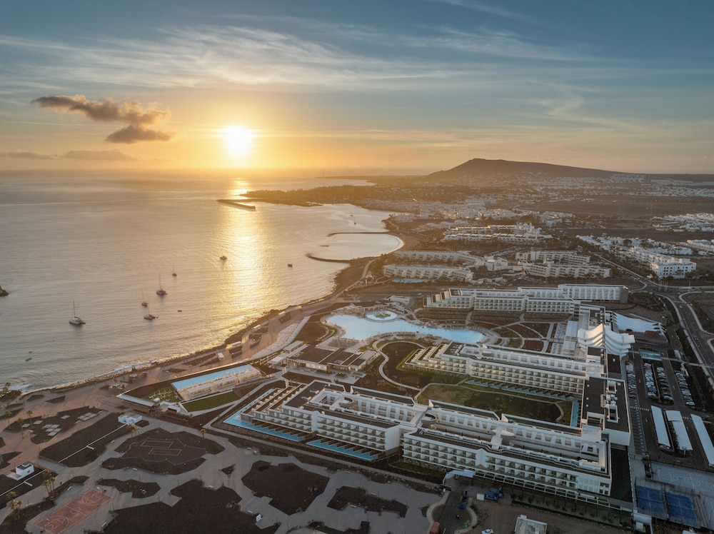 Barceló Playa Blanca Royal Level - Adults Only — Hotel building in Playa Blanca, Canary Islands