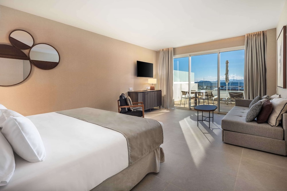Barceló Playa Blanca Royal Level - Adults Only — Hotel rooms in Playa Blanca, Canary Islands