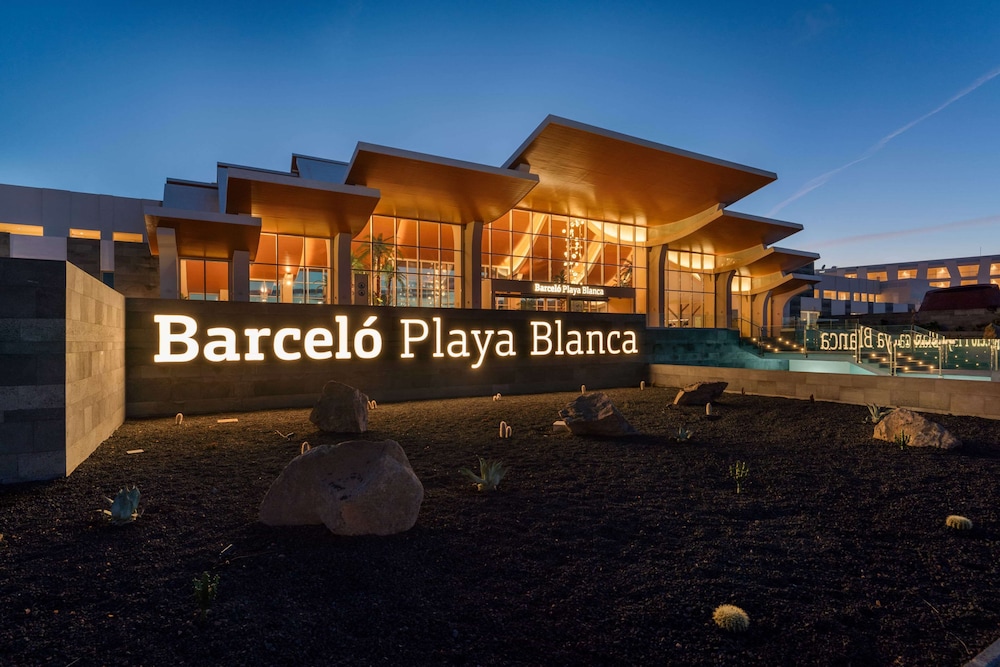 Barceló Playa Blanca Royal Level - Adults Only — Hotel building in Playa Blanca, Canary Islands