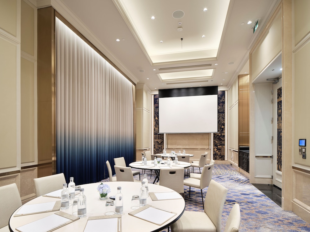 Grande Centre Point Surawong Bangkok — Restaurant & bars in Bangkok, Bangkok