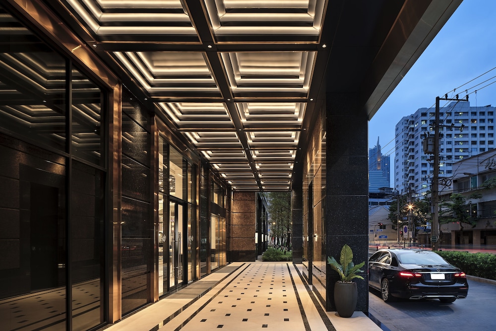 Grande Centre Point Surawong Bangkok — Hotel building in Bangkok, Bangkok