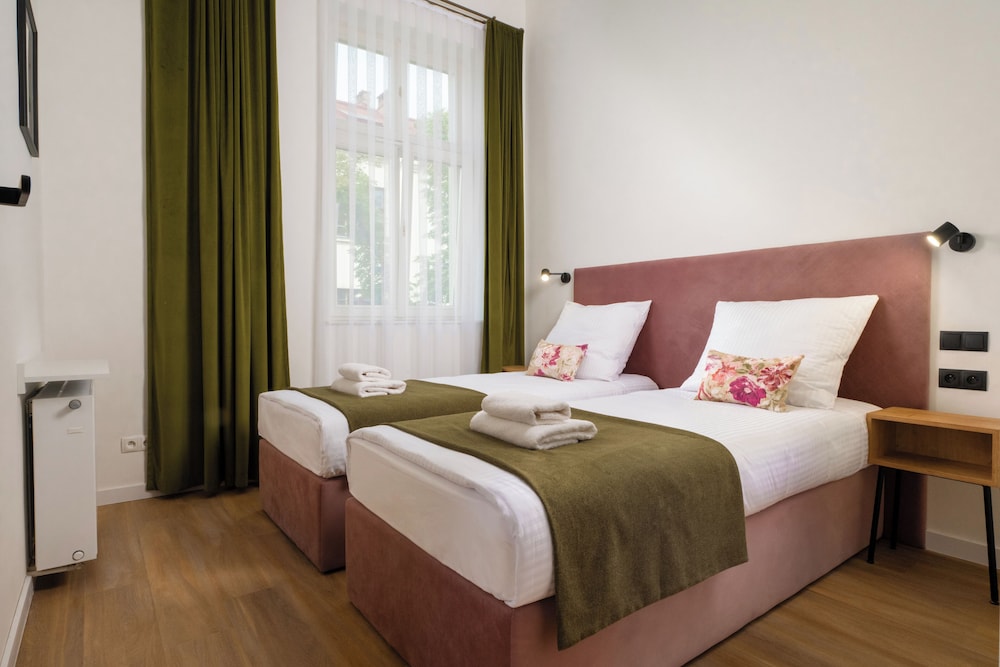 Rajska Residence — Hotel rooms in Krakow, Lesser Poland