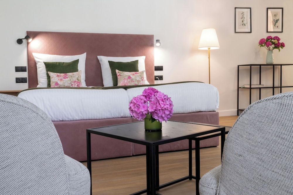 Rajska Residence — Hotel rooms in Krakow, Lesser Poland