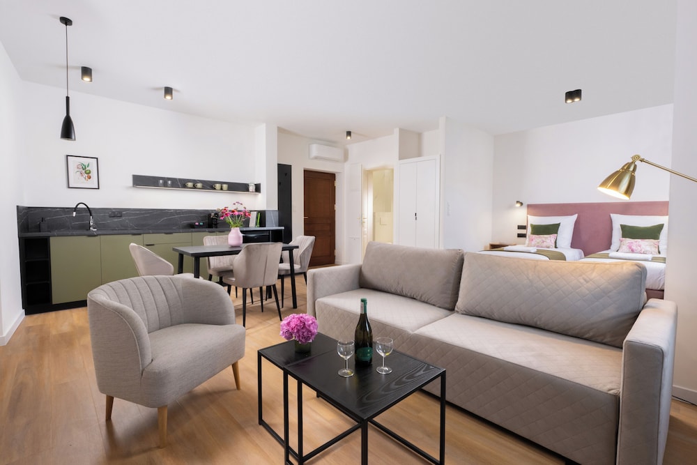 Rajska Residence — Hotel rooms in Krakow, Lesser Poland