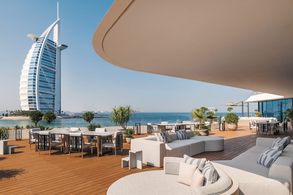 Jumeirah Marsa Al Arab Dubai — Restaurant & bars in Dubai