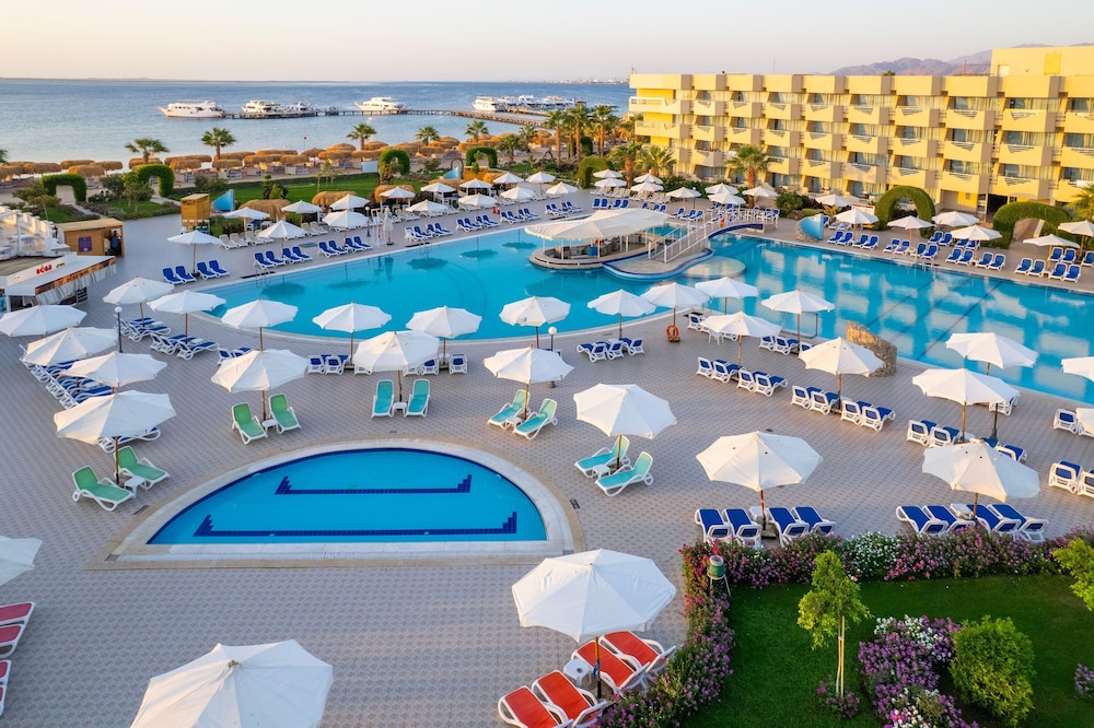 Seven Seas Jolie Bay - Ultra All Inclusive — Swimming pool in Safaga, Red Sea