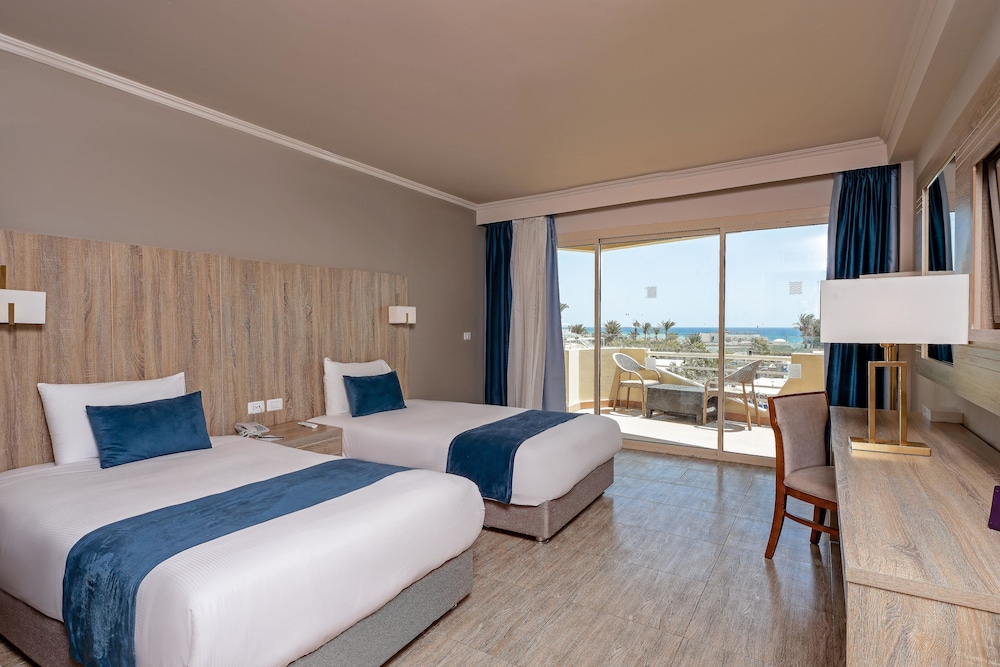 Seven Seas Jolie Bay - Ultra All Inclusive — Hotel rooms in Safaga, Red Sea