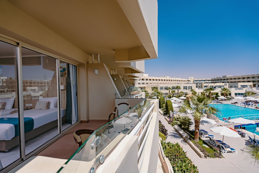 Seven Seas Jolie Bay - Ultra All Inclusive — Hotel rooms in Safaga, Red Sea