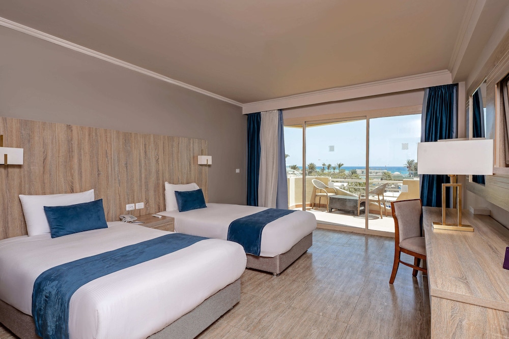 Seven Seas Jolie Bay - Ultra All Inclusive — Hotel rooms in Safaga, Red Sea