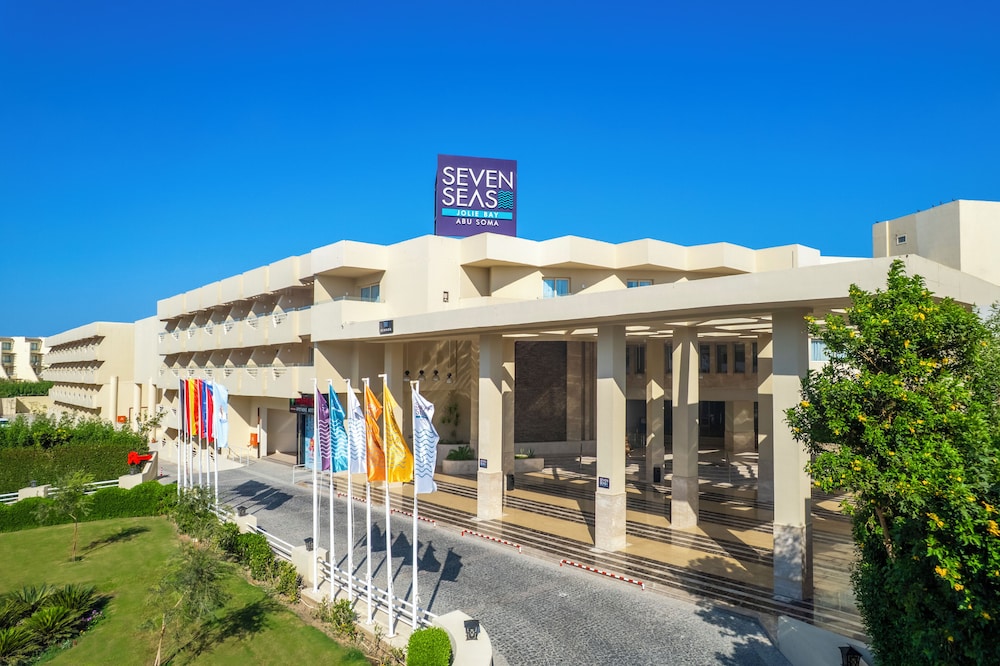 Seven Seas Jolie Bay - Ultra All Inclusive — Hotel building in Safaga, Red Sea