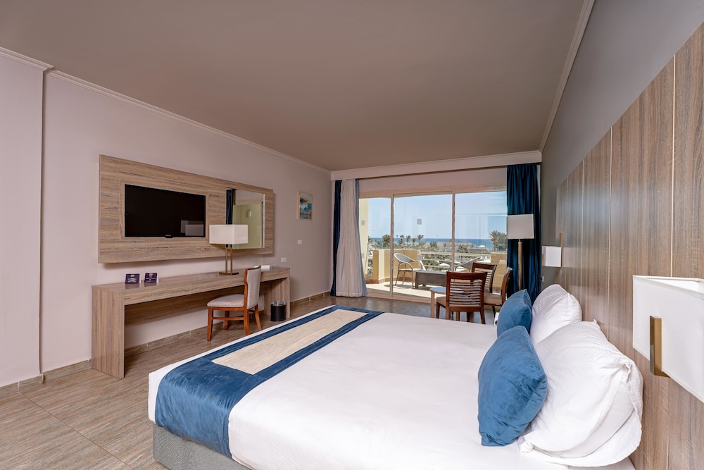 Seven Seas Jolie Bay - Ultra All Inclusive — Hotel rooms in Safaga, Red Sea
