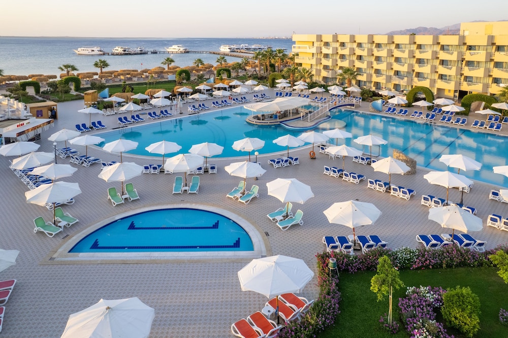 Seven Seas Jolie Bay - Ultra All Inclusive — Swimming pool in Safaga, Red Sea