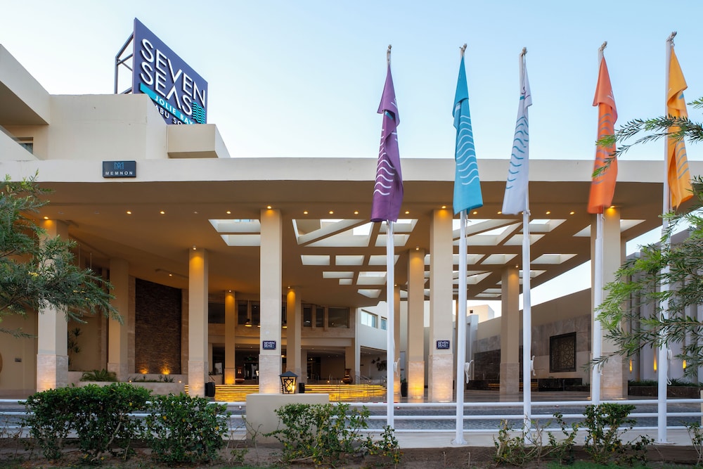 Seven Seas Jolie Bay - Ultra All Inclusive — Hotel building in Safaga, Red Sea
