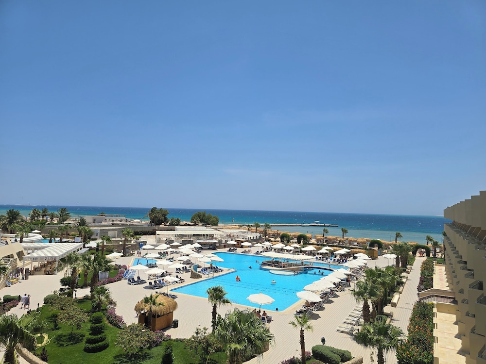 Seven Seas Jolie Bay - Ultra All Inclusive — Swimming pool in Safaga, Red Sea