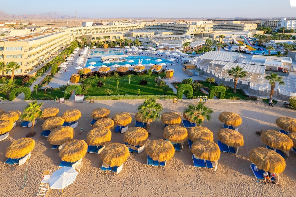Seven Seas Jolie Bay - Ultra All Inclusive — Beach in Safaga, Red Sea
