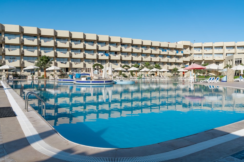 Seven Seas Jolie Bay - Ultra All Inclusive — Swimming pool in Safaga, Red Sea