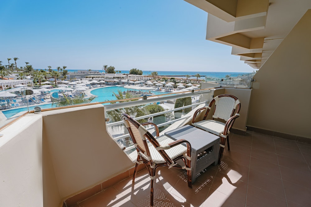 Seven Seas Jolie Bay - Ultra All Inclusive — Hotel rooms in Safaga, Red Sea