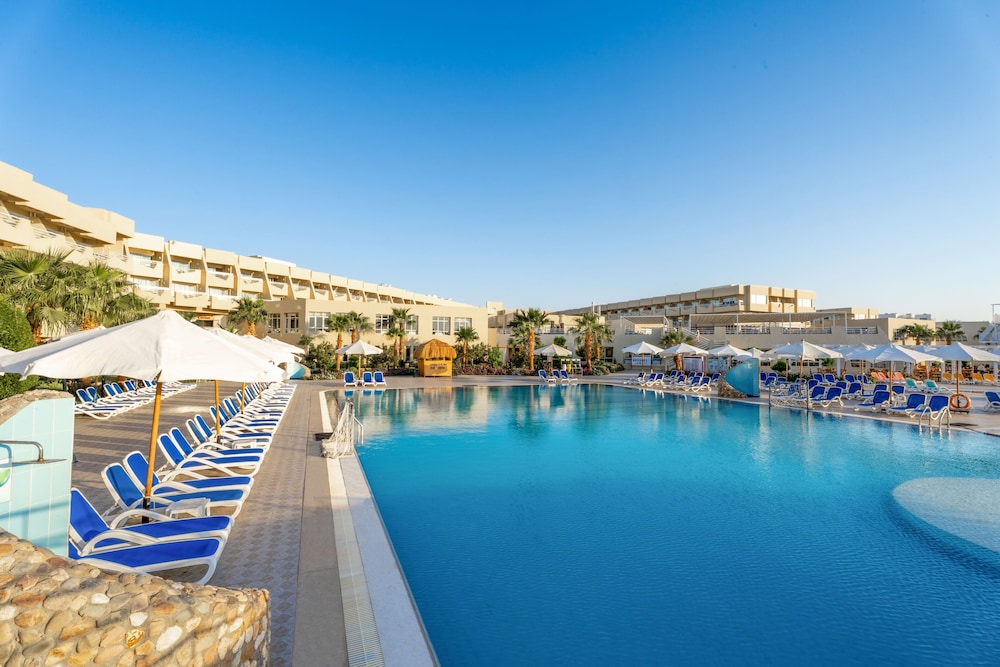 Seven Seas Jolie Bay - Ultra All Inclusive — Swimming pool in Safaga, Red Sea