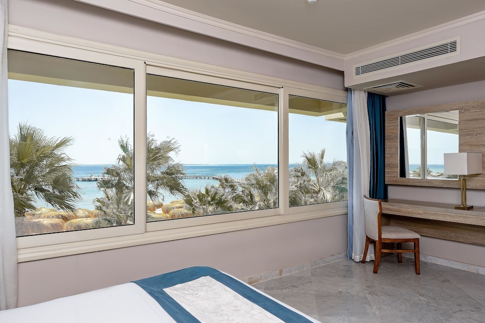 Seven Seas Jolie Bay - Ultra All Inclusive — Hotel rooms in Safaga, Red Sea