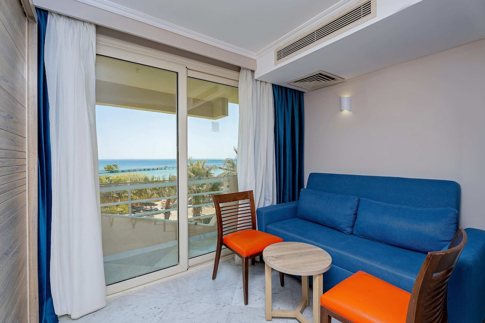 Seven Seas Jolie Bay - Ultra All Inclusive — Hotel rooms in Safaga, Red Sea
