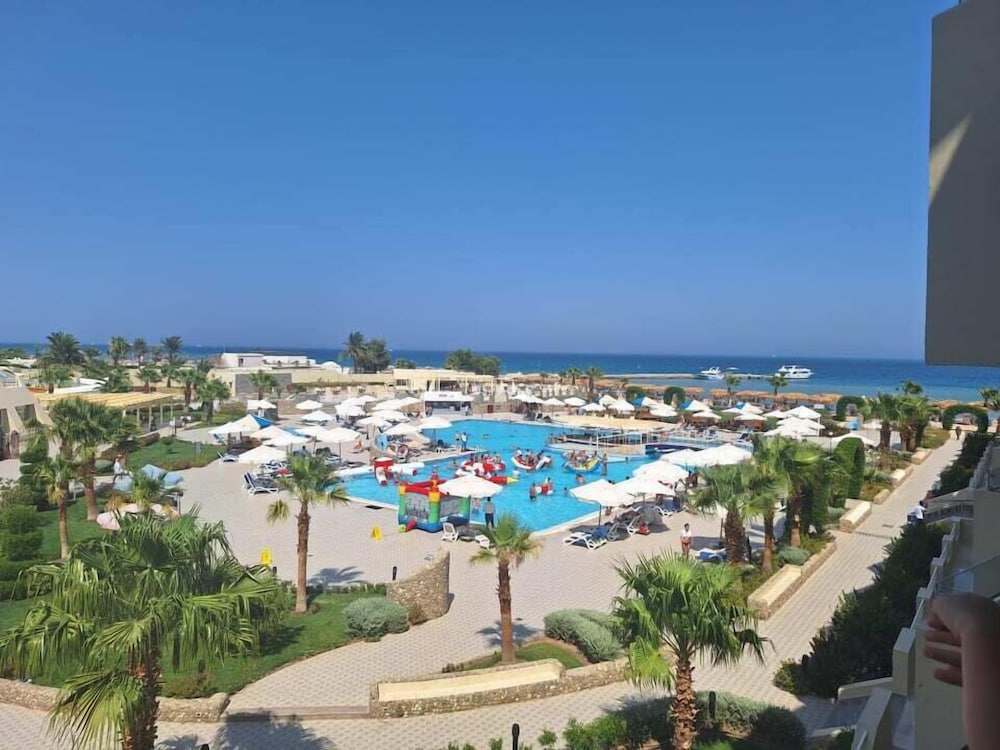 Seven Seas Jolie Bay - Ultra All Inclusive — Swimming pool in Safaga, Red Sea