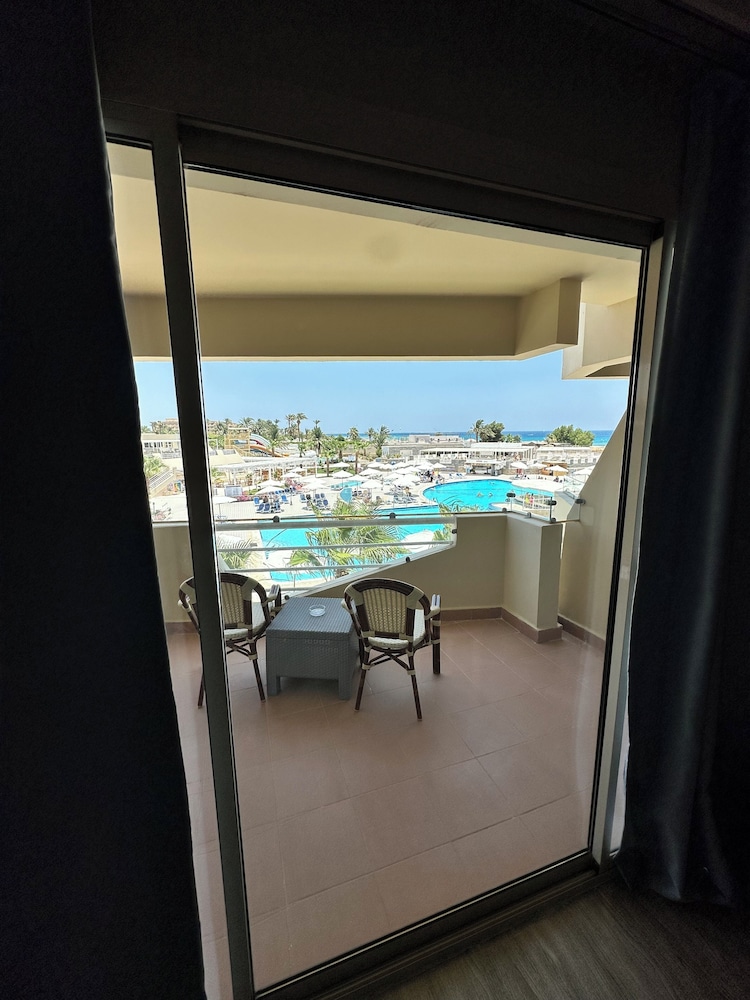 Seven Seas Jolie Bay - Ultra All Inclusive — Hotel rooms in Safaga, Red Sea