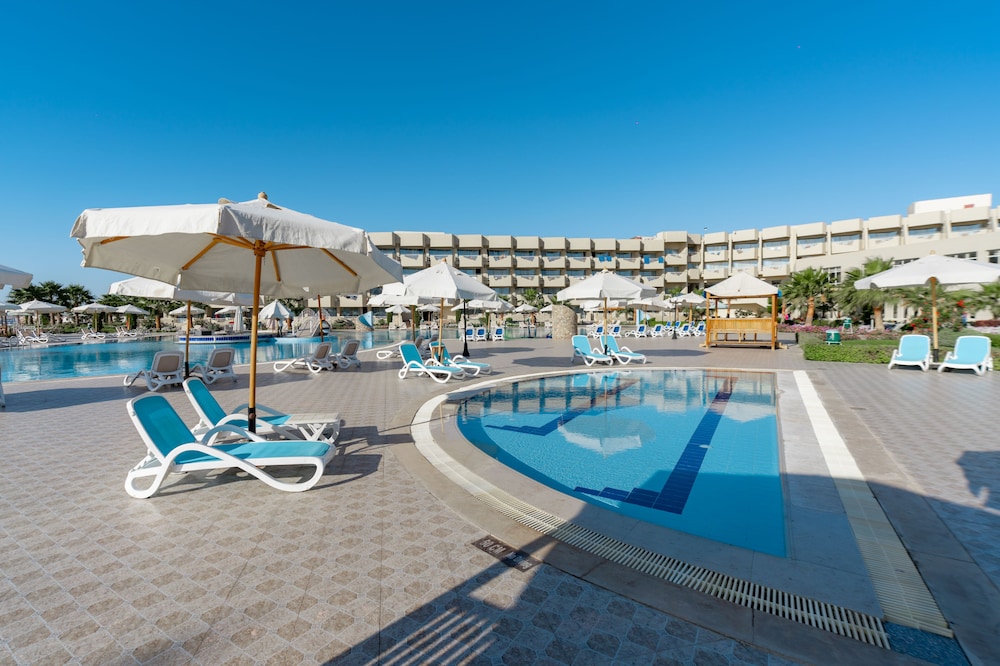 Seven Seas Jolie Bay - Ultra All Inclusive — Swimming pool in Safaga, Red Sea