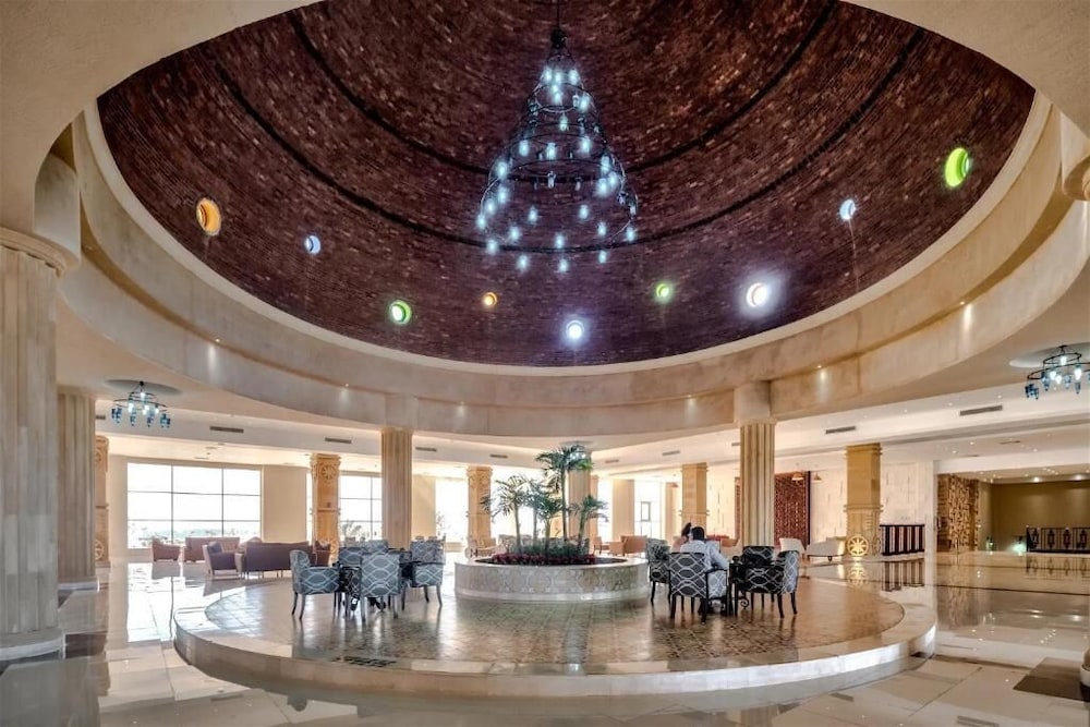 Amarina Queen Resort & Aqua Park Marsa Alam — Hotel building in Marsa Alam, Red Sea