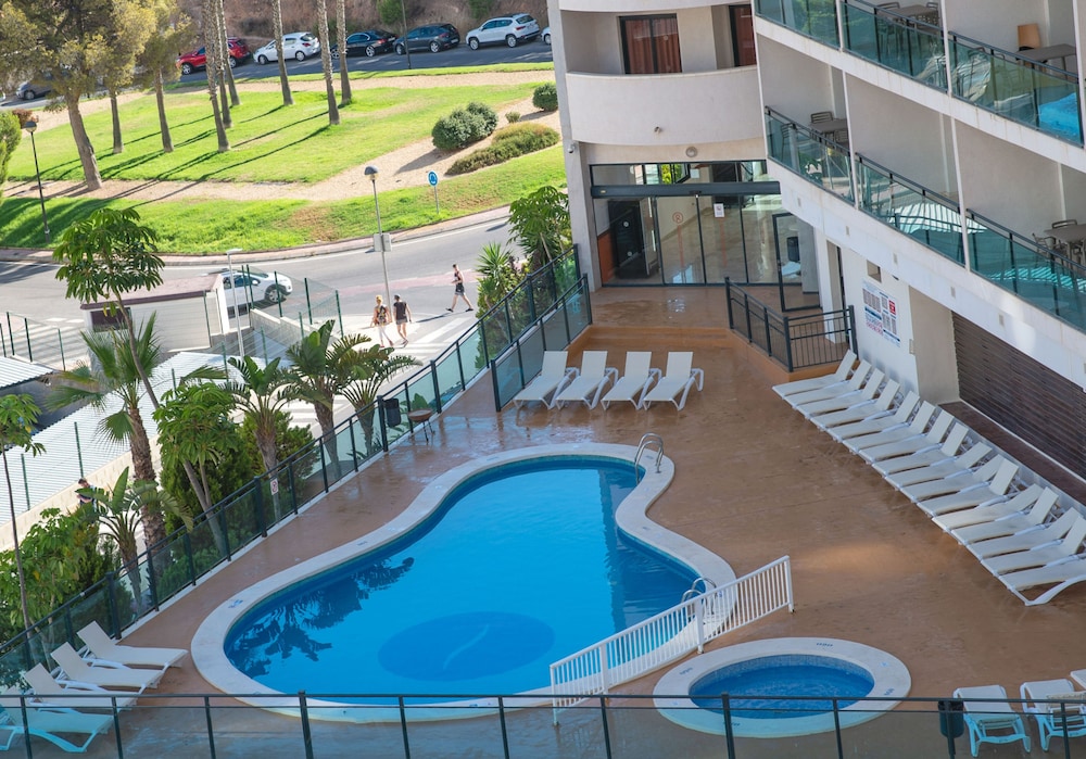 Pierre & Vacances Benidorm Horizon — Swimming pool in Benidorm, Valencian Community