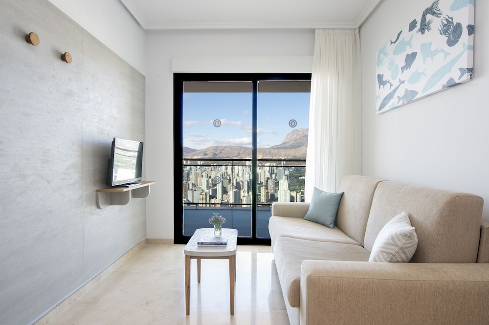 Pierre & Vacances Benidorm Horizon — Hotel rooms in Benidorm, Valencian Community