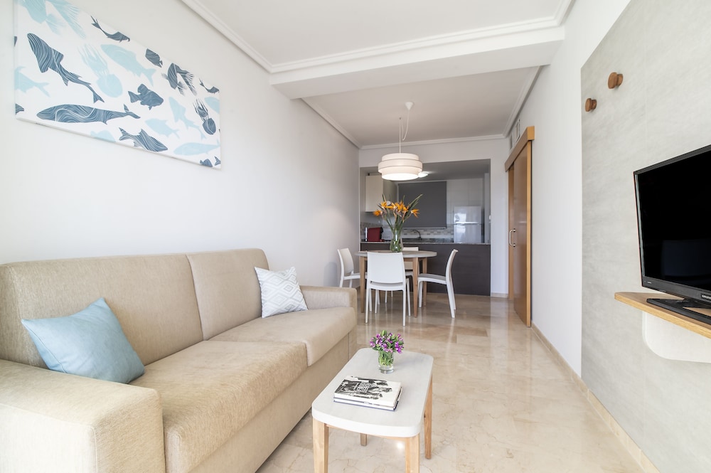 Pierre & Vacances Benidorm Horizon — Hotel rooms in Benidorm, Valencian Community