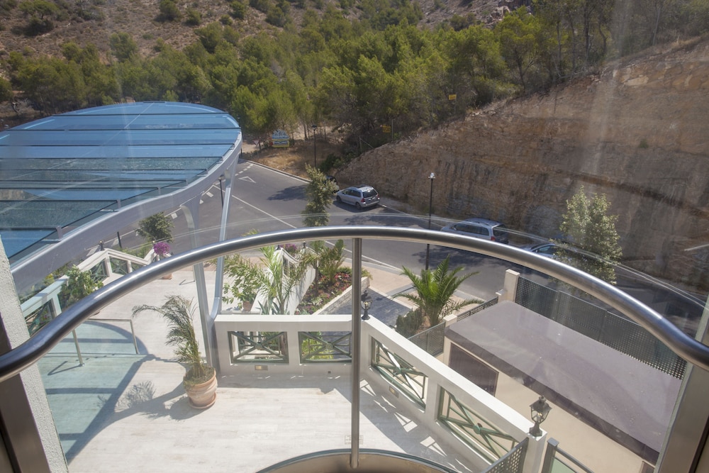 Pierre & Vacances Benidorm Horizon — Hotel building in Benidorm, Valencian Community